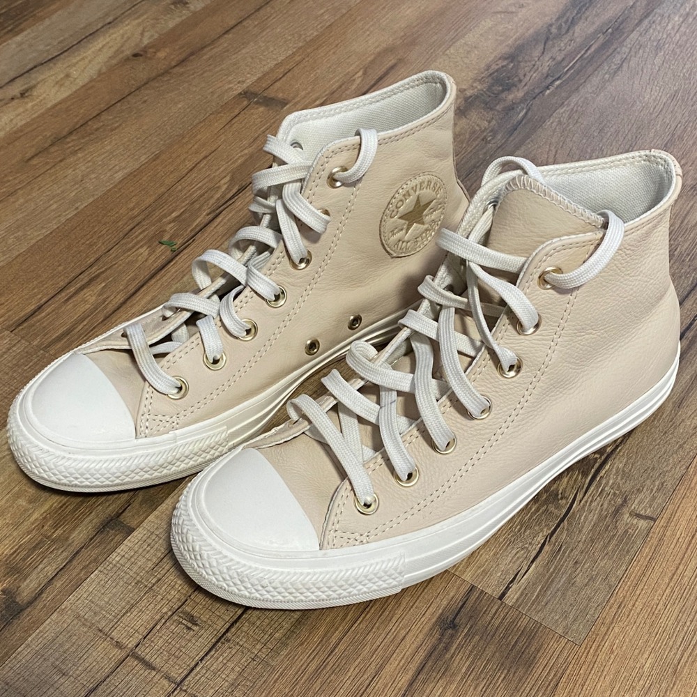 Converse Chuck Taylor All Star High Top Beige Leather Sneakers Womens Size 8